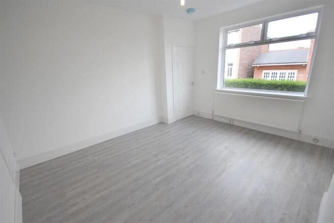 2 bed Semi-Detached to rent Image 10