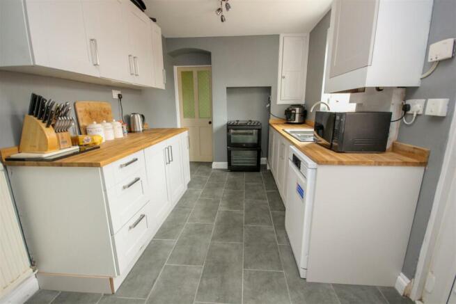 Kitchen 1.jpg