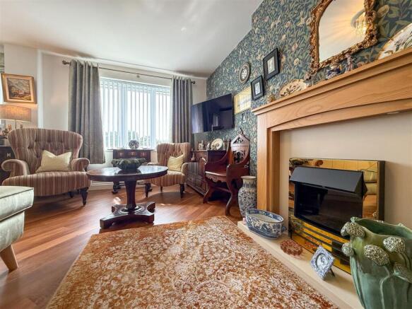 Silver Close, Stoke-On-Trent photo 5