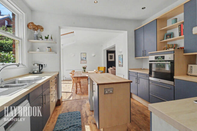 4 bed Semi-Detached for sale Image 9