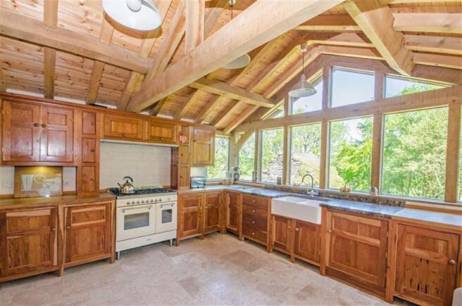 KITCHEN / DINING ROOM