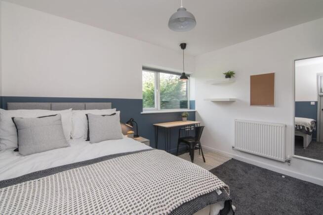 6 Double Bedrooms with En-suite