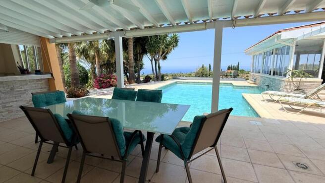 4 Bedroom Villa for