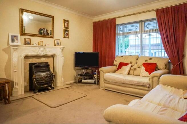 Lounge/Dining Room