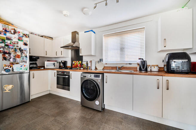 1432978-11-69c407...