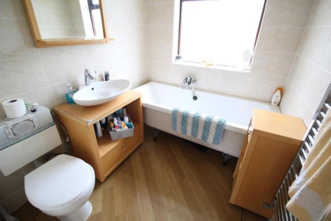 Family Bathroom / WC