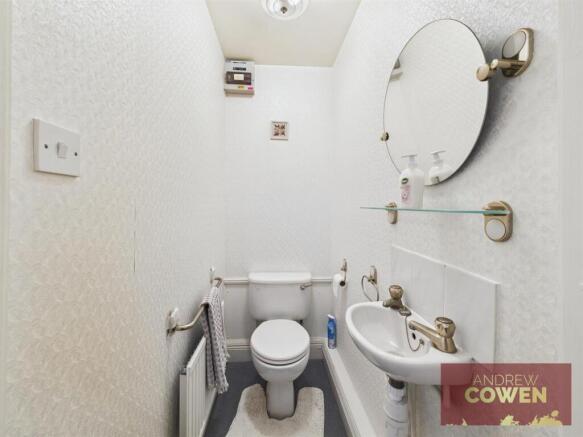 2 bed Flat for sale Image 10