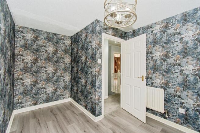 4 bed Detached for sale Image 9