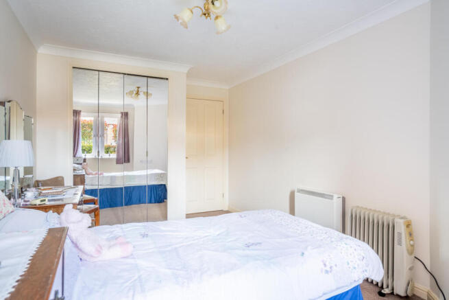 1 bed Retirement Property for sale Image 7