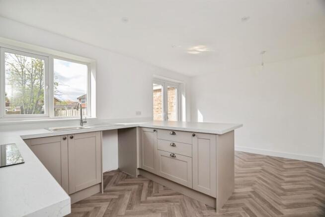 3 bed Semi-Detached for sale Image 7