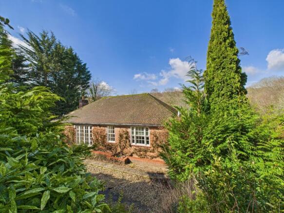 CAM02136G0-PR0354-STILL001