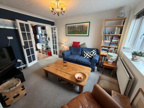 4 BRIDLE WAY NEW PIC LOUNGE.jpg