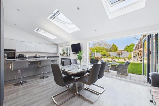 Kitchen Dining Area