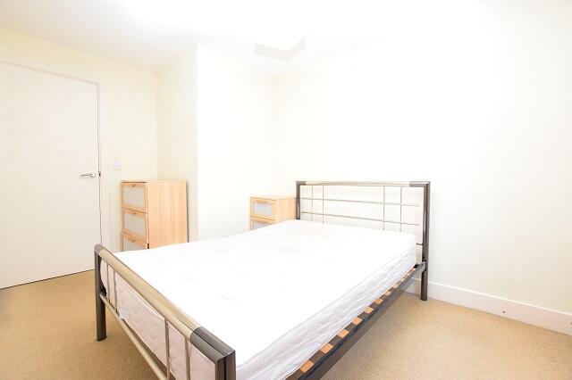 1 bed Apartment to rent Image 5