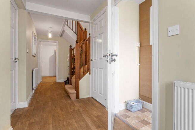 5 bed Detached for sale Image 5