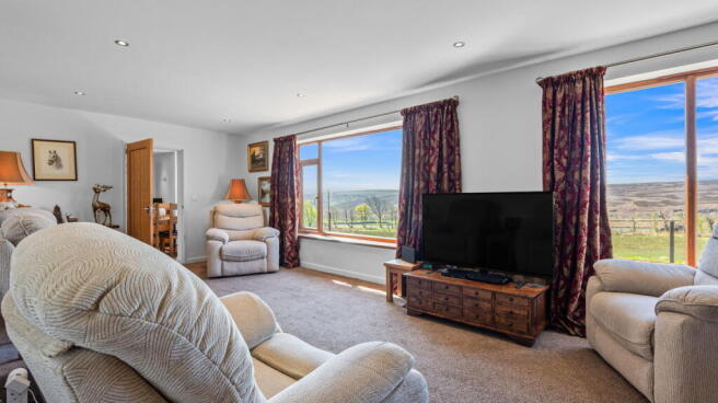 4 bed Detached for sale Image 12
