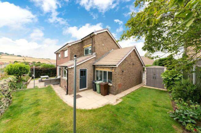 4 bed Detached for sale Image 4