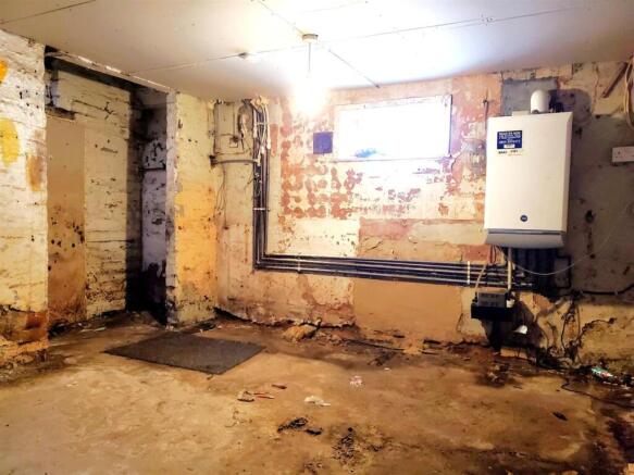 2 bed Terraced for sale Image 11