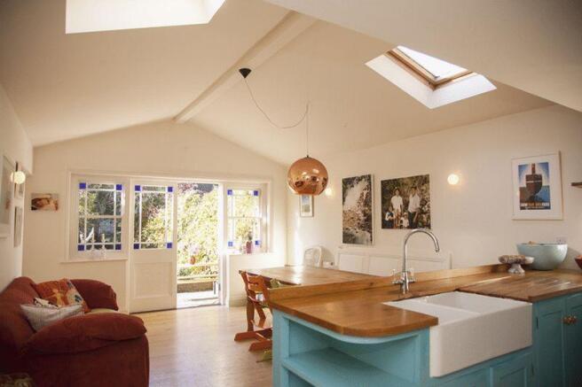 Kitchen Dining 1
