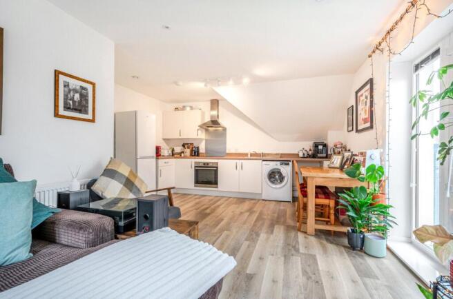 1381446-14-691c5e...