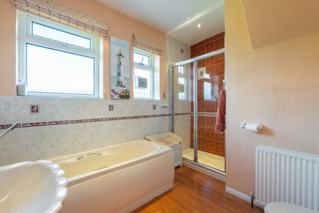 BATHROOM-1.jpg