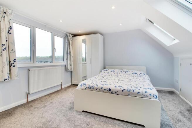Master Bedroom (2).jpg