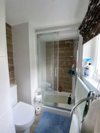 Shower Room: