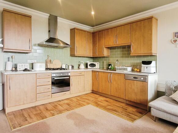 3 bed Flat for sale Image 10