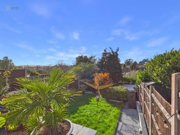 cam05591g0pr0172still028