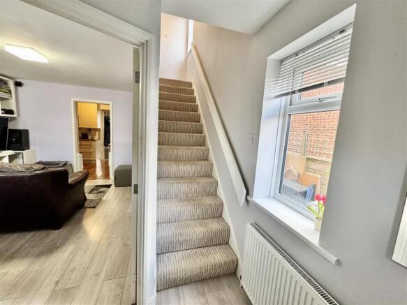 4 bed Semi-Detached for sale Image 8