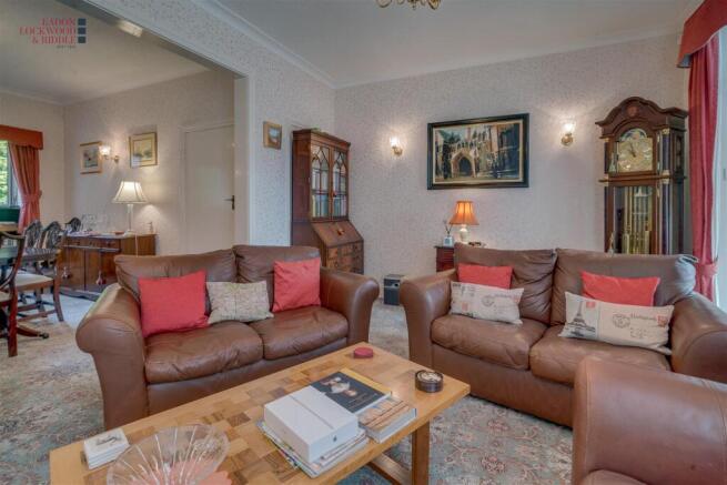 4 bed Detached for sale Image 6