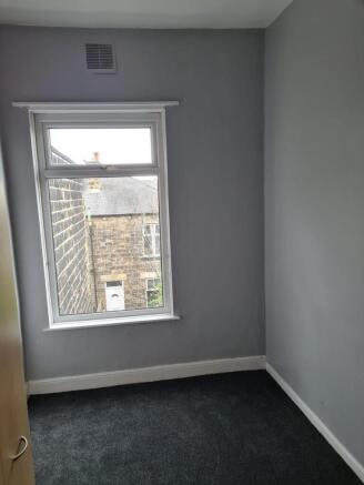 3 bed Terraced to rent Image 9