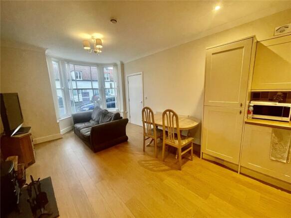 2 bed Apartment for sale Image 6