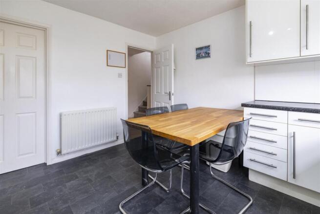 KITCHEN 2 .jpg