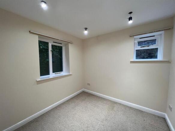 32a Abbey Road bedroom one.jpg