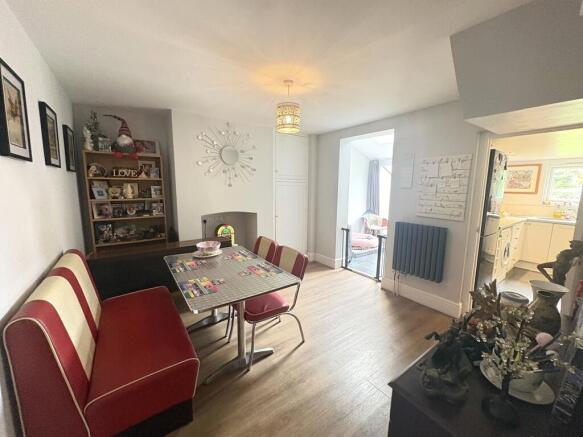 Elm Terrace, Honiton photo 4