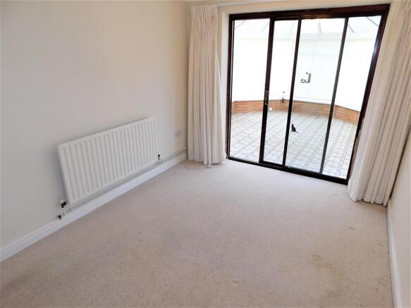 Bedroom 2/Dining Room 
