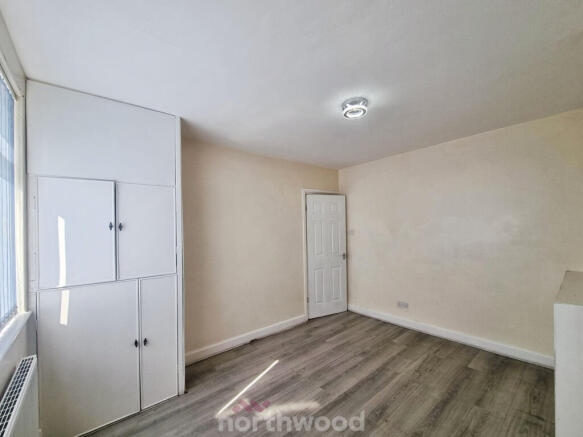 3 bed Terraced to rent Image 11