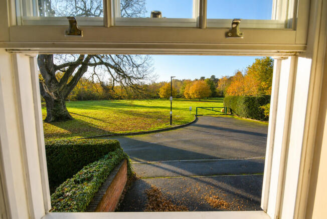 BEDROOM OUTLOOK