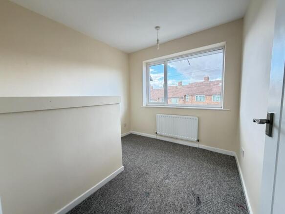 3 bed Semi-Detached to rent Image 8