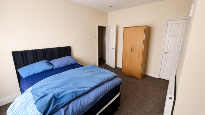 2 bed House to rent Image 7