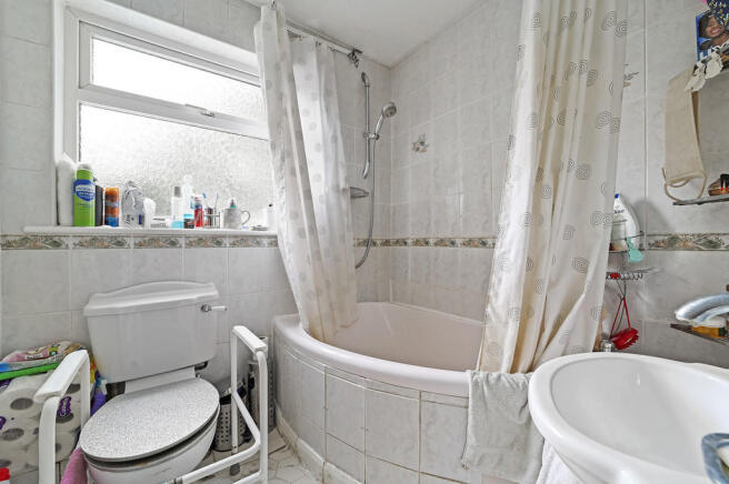 Family Bathroom 