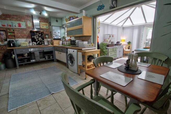 Kitchen/Dining Room