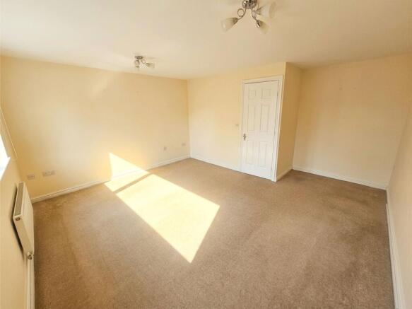 3 bed Town House to rent Image 9