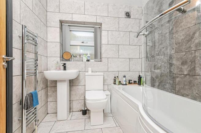 3 bed Semi-Detached for sale Image 10