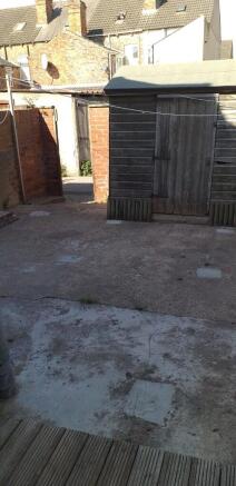 2 bed End of Terrace to rent Image 9