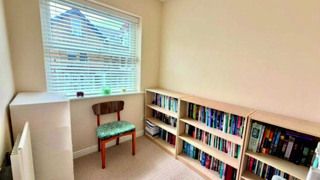 3 bed Town House for sale Image 5