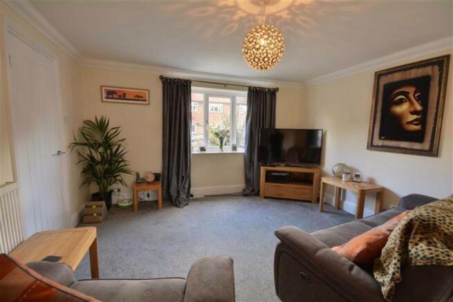 LIVING/DINING ROOM