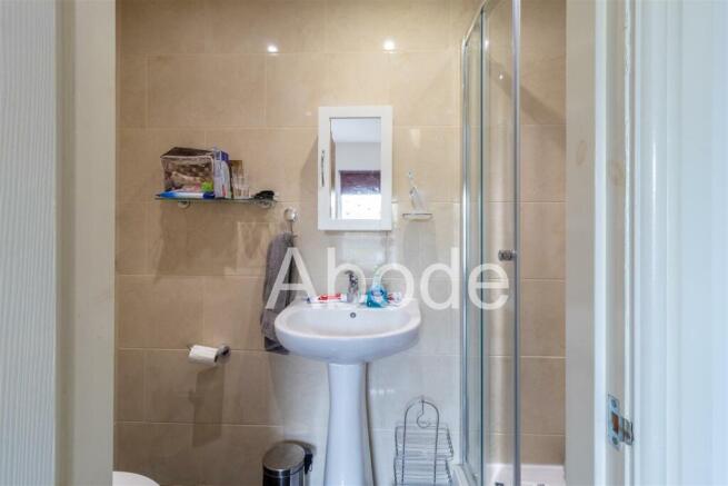 6 bed House to rent Image 10