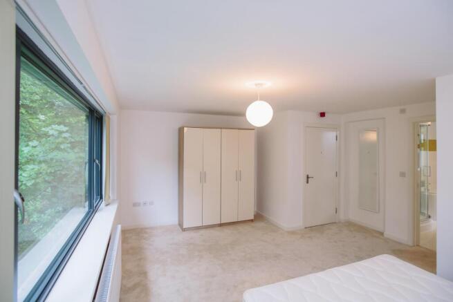 2 bed Flat to rent Image 6